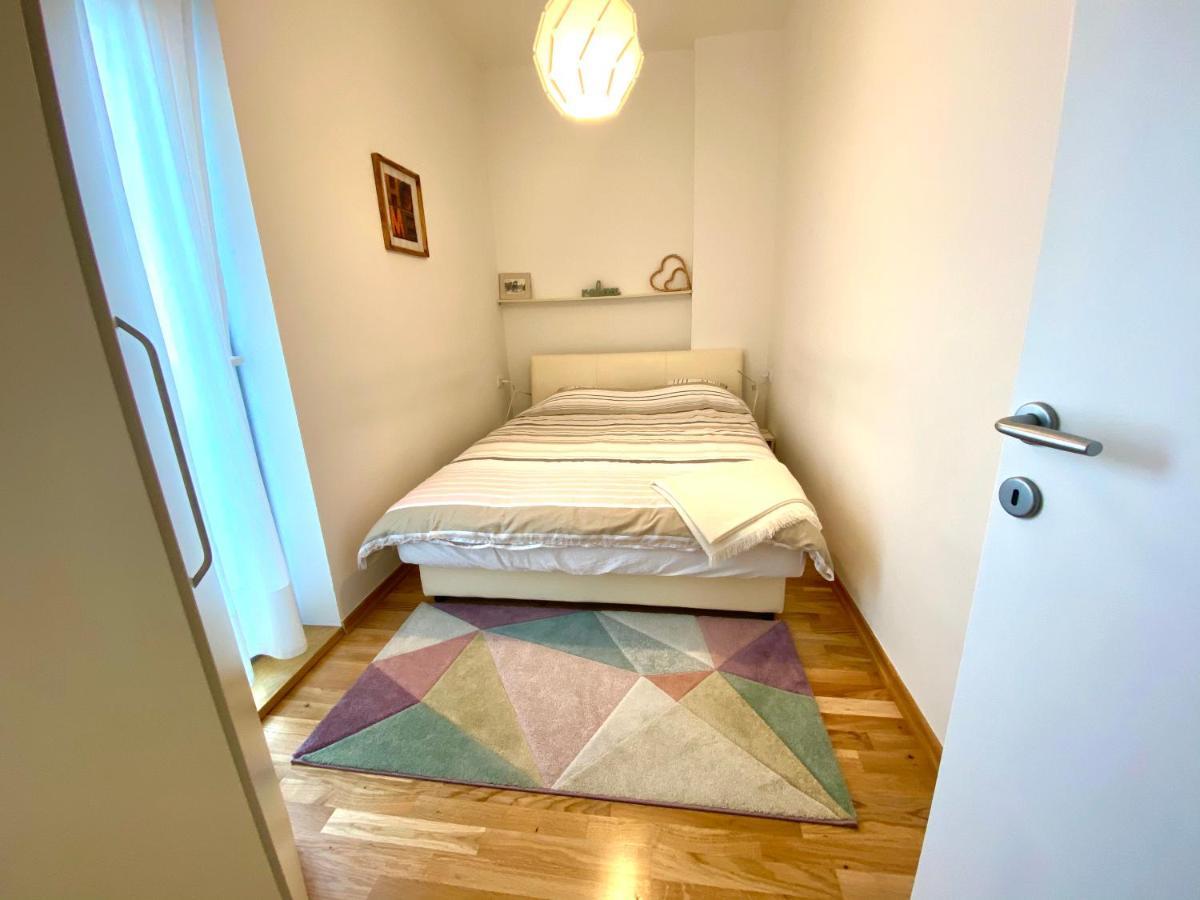 Apartamento Uptown Mili Belgrado Exterior foto
