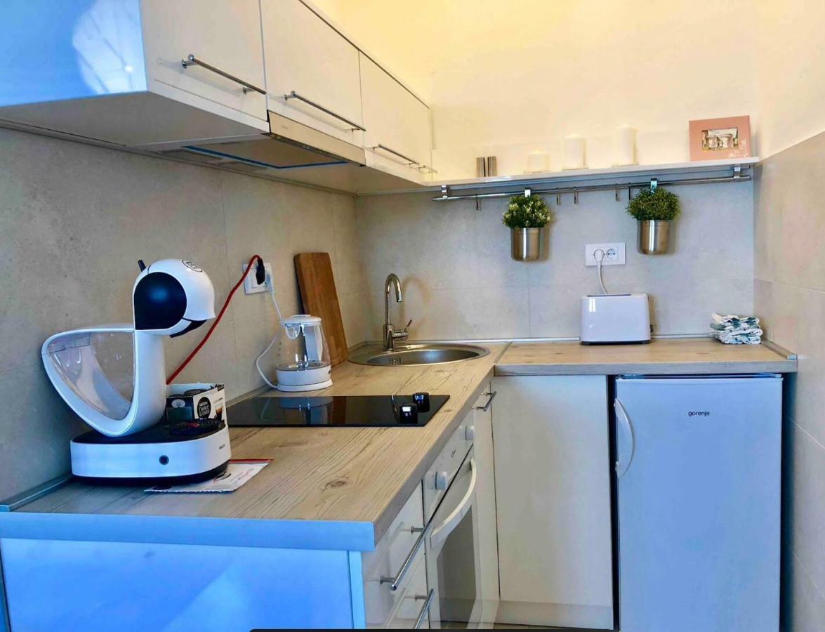 Apartamento Uptown Mili Belgrado Exterior foto