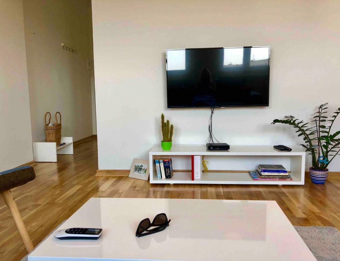 Apartamento Uptown Mili Belgrado Exterior foto